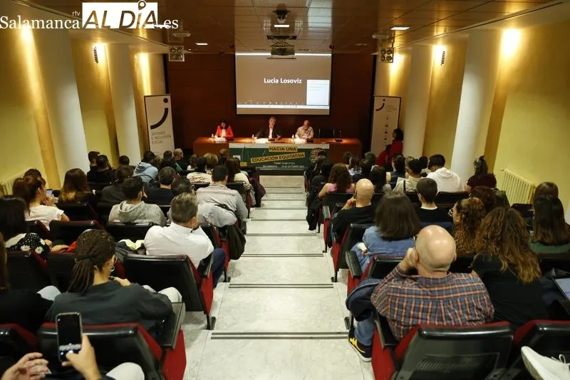 Inauguración de la sexta edición de ‘Think tank. Hacia una educación equitativa’, en la Cámara de Comercio de Salamanca. Foto de David Sañudo