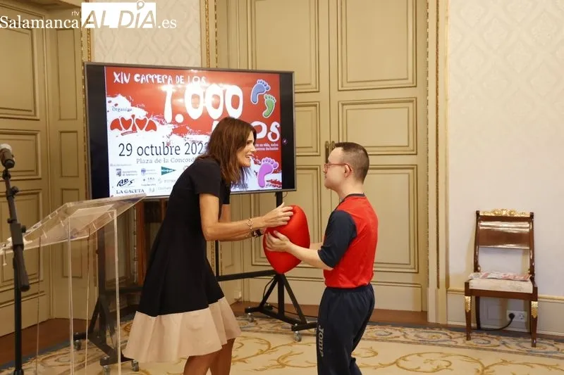  Presentación en el Ayuntamiento de la XIV Carrera de los Mil Pasos. Foto de David Sañudo