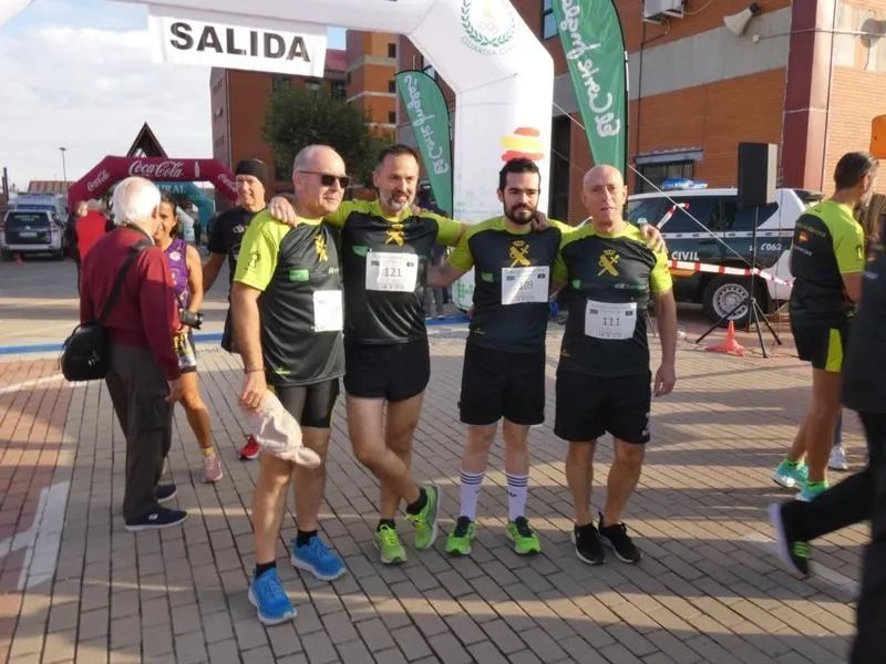 Foto 15 - Miguel Gallego y Mar&iacute;a G&oacute;mez ganan la carrera solidaria de la Guardia Civil de Salamanca 