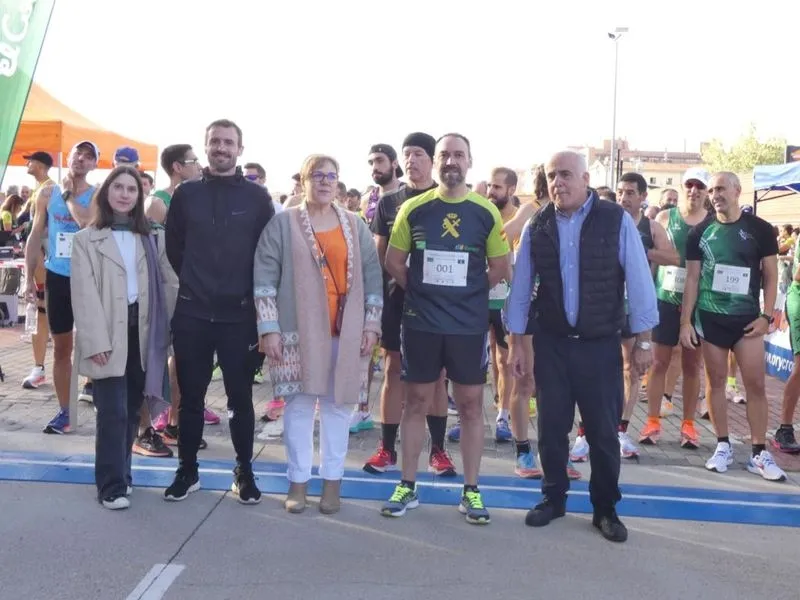Foto 14 - Miguel Gallego y Mar&iacute;a G&oacute;mez ganan la carrera solidaria de la Guardia Civil de Salamanca 
