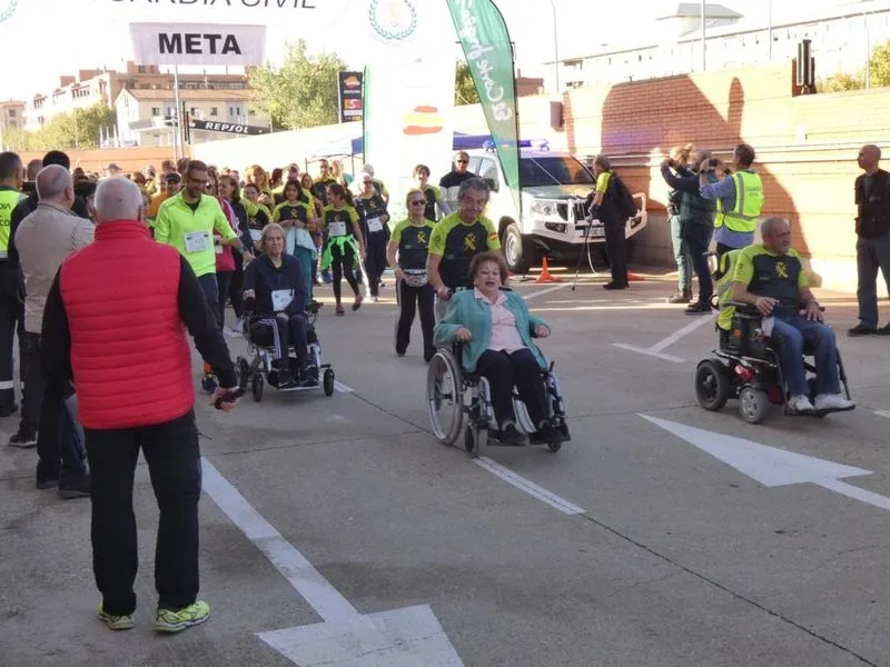Foto 13 - Miguel Gallego y Mar&iacute;a G&oacute;mez ganan la carrera solidaria de la Guardia Civil de Salamanca 