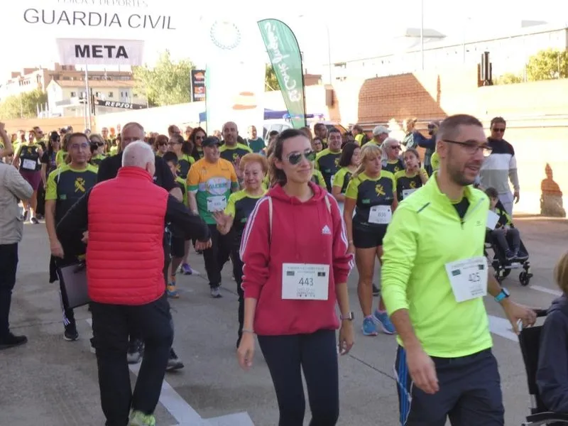 Foto 7 - Miguel Gallego y Mar&iacute;a G&oacute;mez ganan la carrera solidaria de la Guardia Civil de Salamanca 