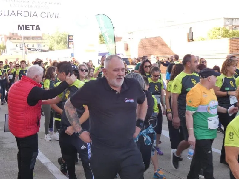 Foto 6 - Miguel Gallego y Mar&iacute;a G&oacute;mez ganan la carrera solidaria de la Guardia Civil de Salamanca 