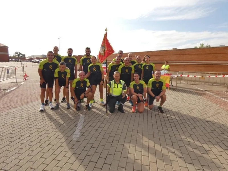 Foto 5 - Miguel Gallego y Mar&iacute;a G&oacute;mez ganan la carrera solidaria de la Guardia Civil de Salamanca 