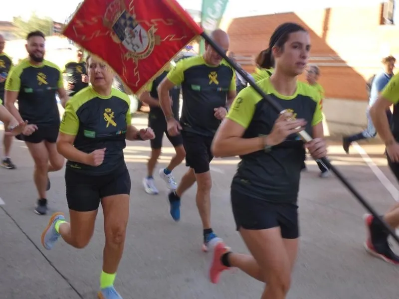 Foto 4 - Miguel Gallego y Mar&iacute;a G&oacute;mez ganan la carrera solidaria de la Guardia Civil de Salamanca 