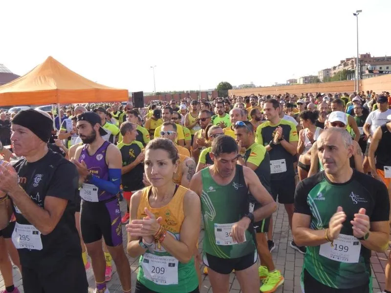 Foto 3 - Miguel Gallego y Mar&iacute;a G&oacute;mez ganan la carrera solidaria de la Guardia Civil de Salamanca 