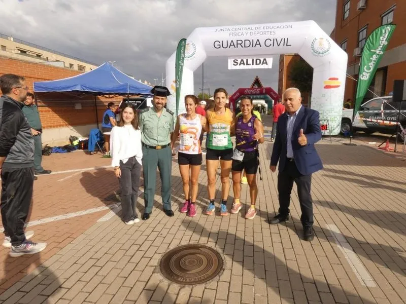 Foto 2 - Miguel Gallego y Mar&iacute;a G&oacute;mez ganan la carrera solidaria de la Guardia Civil de Salamanca 