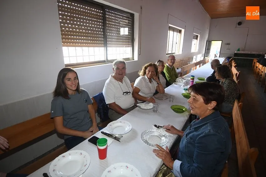 Foto 5 - Unos 170 comensales degustan en Tenebr&oacute;n la carne de las reses de las fiestas veraniegas