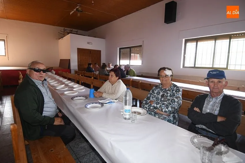 Foto 7 - Unos 170 comensales degustan en Tenebr&oacute;n la carne de las reses de las fiestas veraniegas