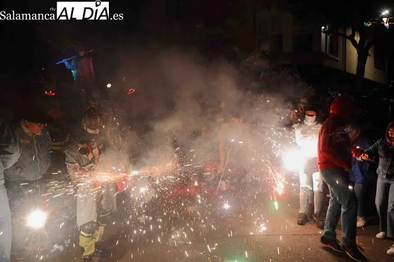 Foto 11 - Las mejores im&aacute;genes del Correfoc en Alba de Tormes