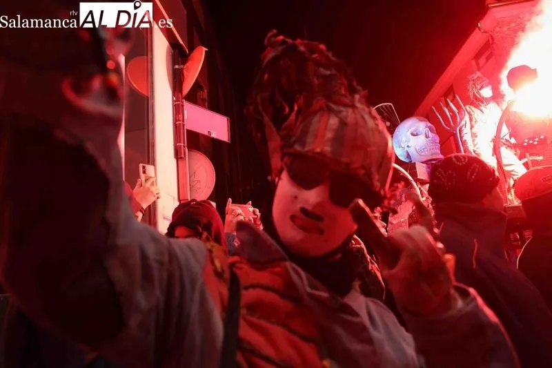 Foto 7 - Las mejores im&aacute;genes del Correfoc en Alba de Tormes
