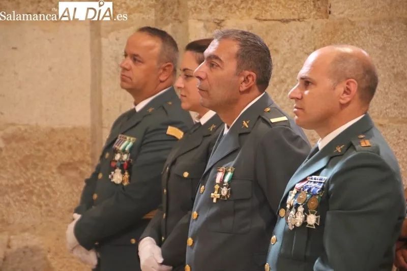 Foto 5 - Alba de Tormes arropa a la Guardia Civil por el D&iacute;a del Pilar