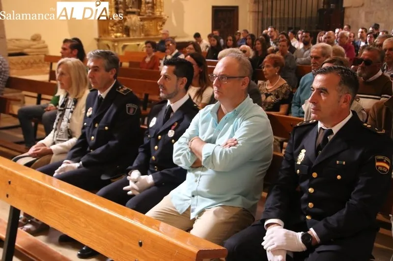 Foto 3 - Alba de Tormes arropa a la Guardia Civil por el D&iacute;a del Pilar
