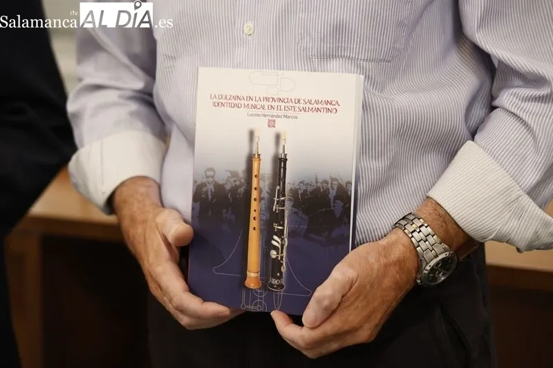 Presentación en la Diputación de Salamanca del libro 'La dulzaina en la provincia de Salamanca' de Lucinio Hernández. Foto de David Sañudo