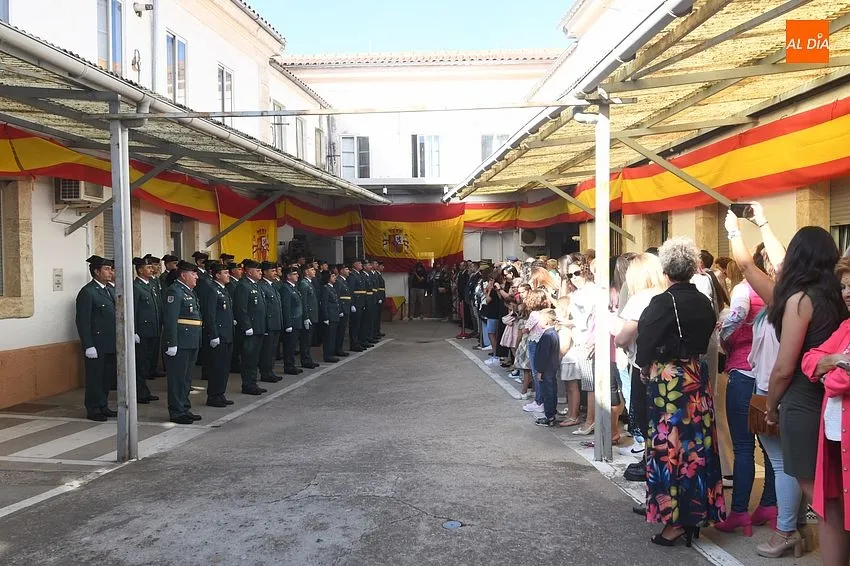 Foto 3 - Impuestas dos condecoraciones en la &uacute;ltima celebraci&oacute;n presidida por el actual Jefe en Ciudad Rodrigo