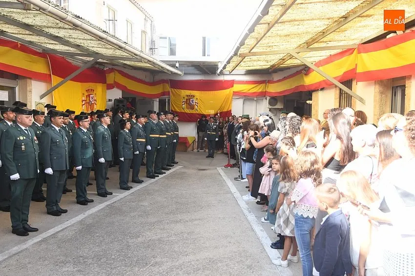 Foto 5 - Impuestas dos condecoraciones en la &uacute;ltima celebraci&oacute;n presidida por el actual Jefe en Ciudad Rodrigo