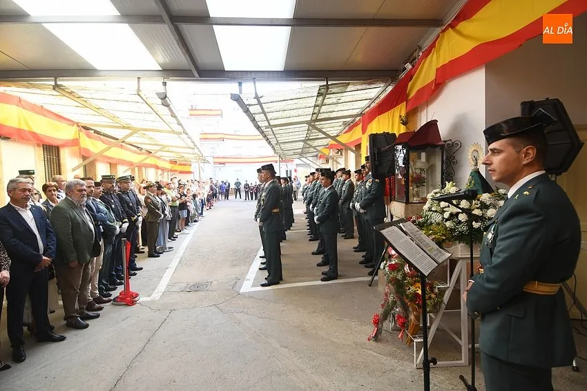 Foto 6 - Impuestas dos condecoraciones en la &uacute;ltima celebraci&oacute;n presidida por el actual Jefe en Ciudad Rodrigo