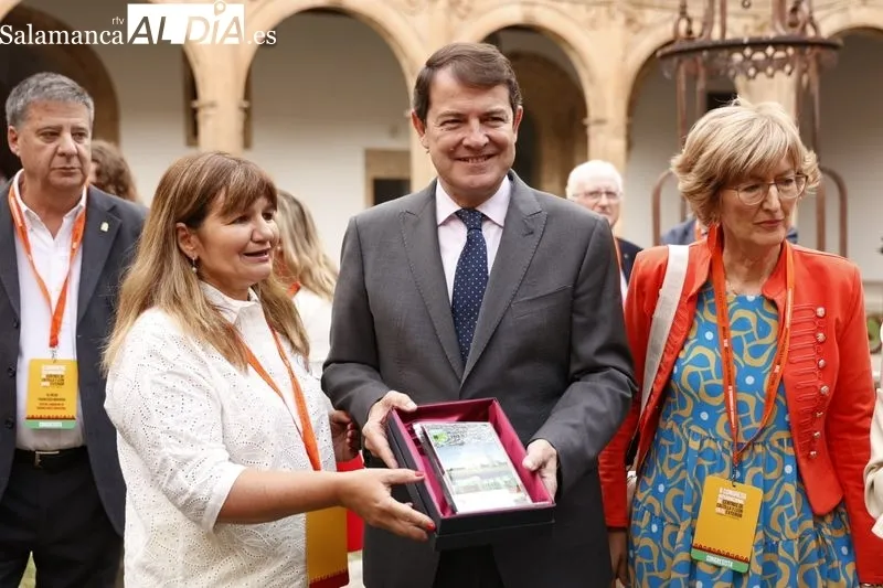 Inauguración del II Congreso Internacional de Casas Regionales de Castilla y León, en el Colegio Arzobispo Fonseca. Foto de David Sañudo