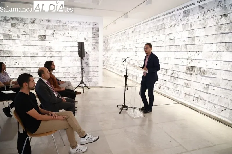 Inauguración de la exposición 'Blanco España' en el DA2. Foto de David Sañudo