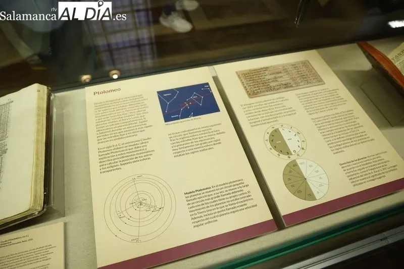 Inauguración de la muestra 'La astronomía en tiempos de Zacut', en la Sala de la Columna del Edificio Histórico de la Universidad de Salamanca (USAL). Foto de David Sañudo