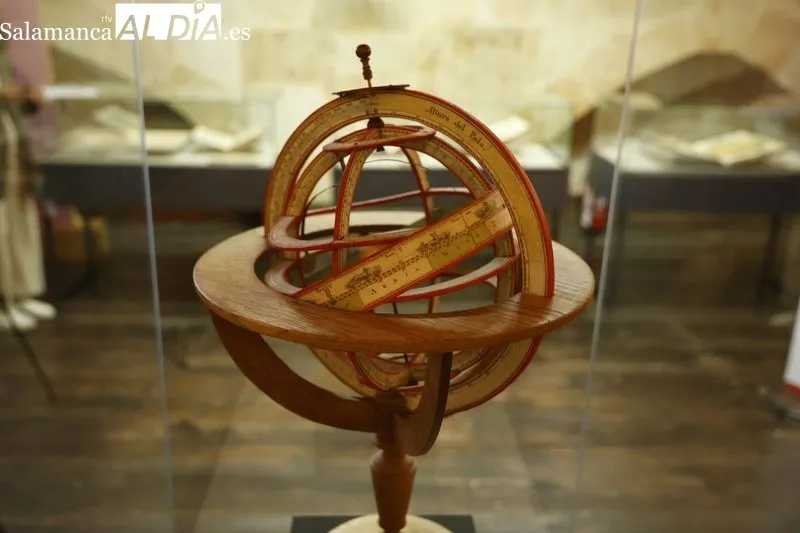 Inauguración de la muestra 'La astronomía en tiempos de Zacut', en la Sala de la Columna del Edificio Histórico de la Universidad de Salamanca (USAL). Foto de David Sañudo