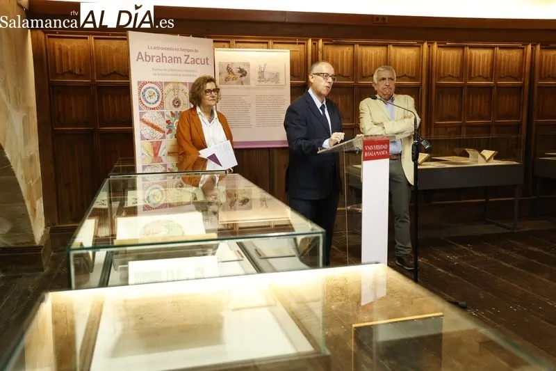 Inauguración de la muestra 'La astronomía en tiempos de Zacut', en la Sala de la Columna del Edificio Histórico de la Universidad de Salamanca (USAL). Foto de David Sañudo