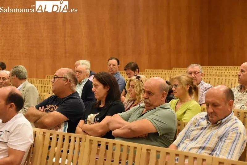 Jornada informativa sobre la Enfermedad Hemorrágica Epizoótica (EHE) en el Centro Municipal Trujillo. Foto Vanesa Martins