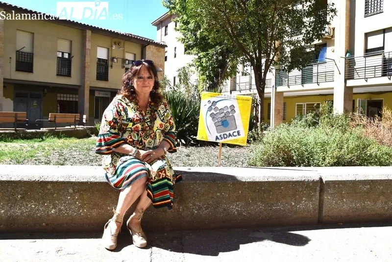 Elisa González Martín, sufrió un ictus hace dos años, durante la entrevista | FOTO: Vanesa Martins 