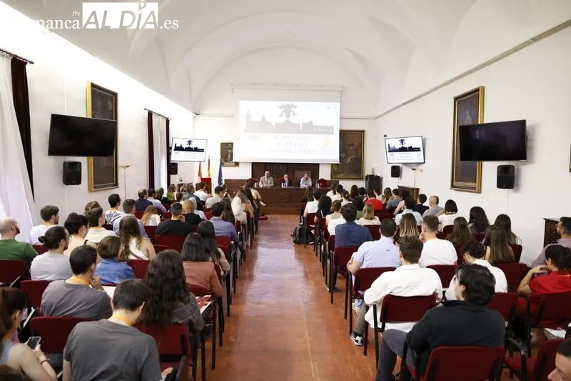Inauguración de las terceras Jornadas de Jóvenes Investigadores organizadas por INNOVA-Salamanca en el Colegio Fonseca. Foto de David Sañudo