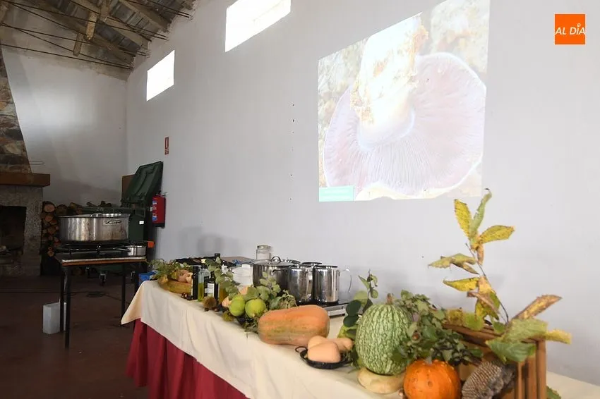 Foto 2 - Robleda acoge con lleno la apertura de las III Jornadas Micol&oacute;gicas de Salamanca 