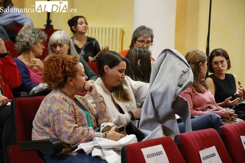 El presidente de la Junta de Castilla y León, Alfonso Fernández Mañueco, en la jornada 'Hacia una educación equitativa. Think tank', organizada por Asecal en la Cámara de Comercio de Salamanca. Foto de David Sañudo