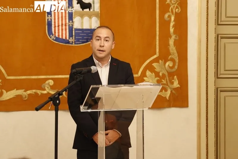 Presentación en el Ayuntamiento de Salamanca de la primera Carrera y Marcha contra el Suicidio ‘Rompe el silencio’. Foto de David Sañudo