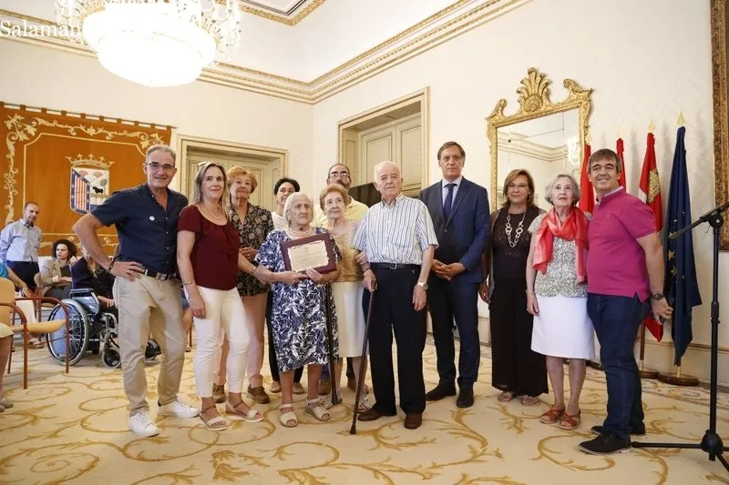 Homenaje a personas centenarias de la ciudad de Salamanca, que se ha desarrollado en el Ayuntamiento. Foto de David Sañudo