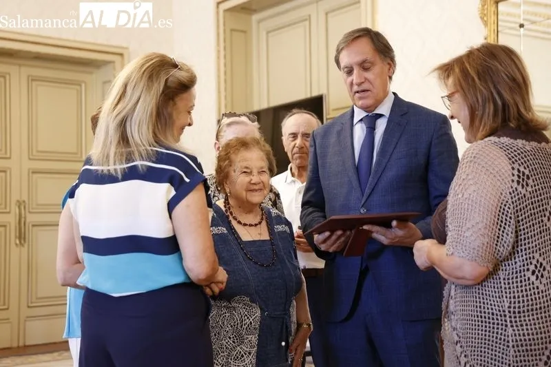 Homenaje a personas centenarias de la ciudad de Salamanca, que se ha desarrollado en el Ayuntamiento. Foto de David Sañudo