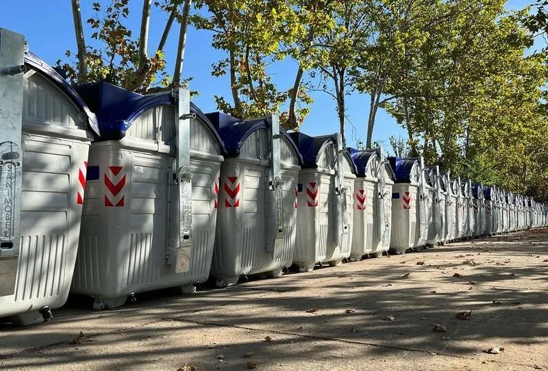 Presentación de los nuevos contenedores de la Diputación de Salamanca en las instalaciones del Reina Sofía