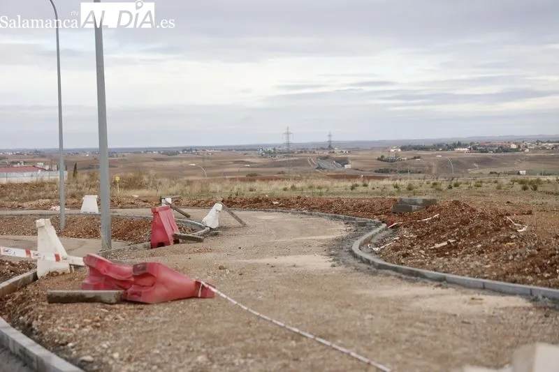Visita de las autoridades al nuevo carril bici y peatonal entre Villamayor y Salamanca. Foto de David Sañudo