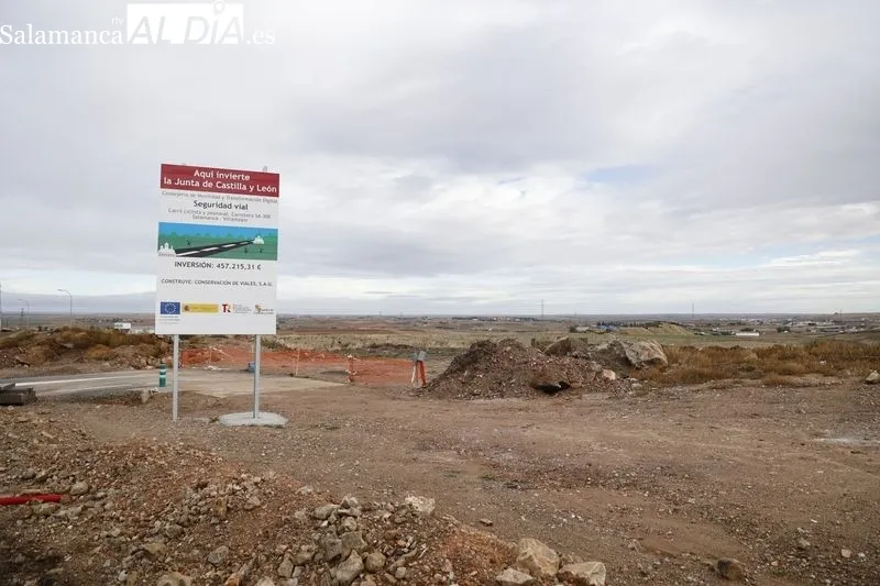Visita de las autoridades al nuevo carril bici y peatonal entre Villamayor y Salamanca. Foto de David Sañudo