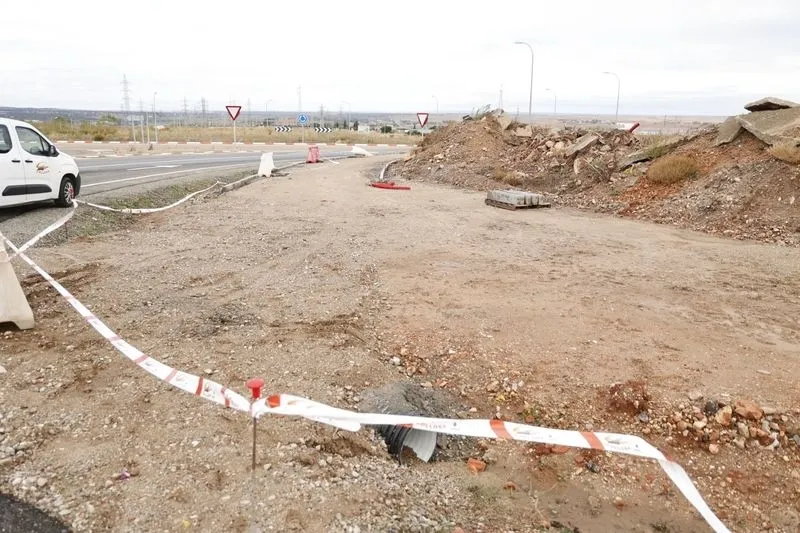 Visita de las autoridades al nuevo carril bici y peatonal entre Villamayor y Salamanca. Foto de David Sañudo