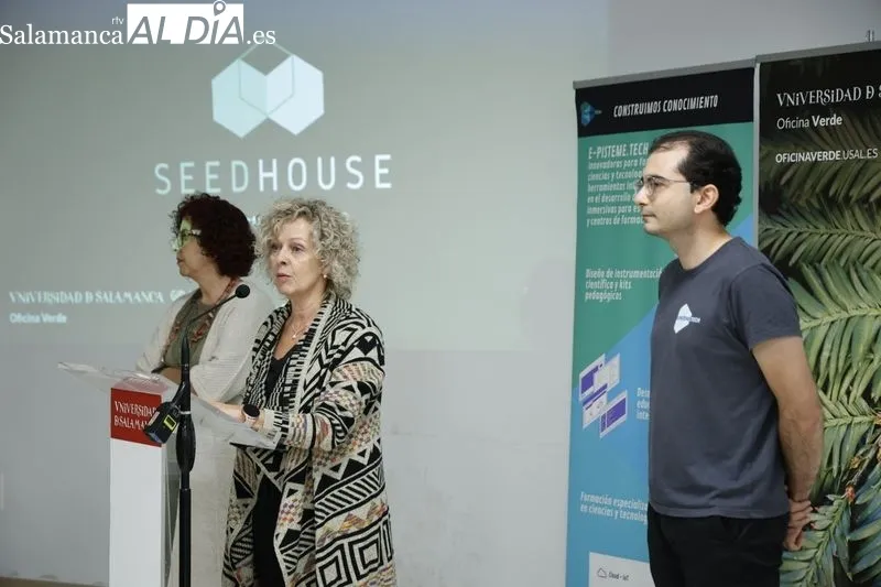 Presentación de “SeedHouse”, un semillero inteligente diseñado para su uso en actividades educativas y de investigación relacionadas con la agricultura, la botánica y la conservación ambiental. Foto de David Sañudo