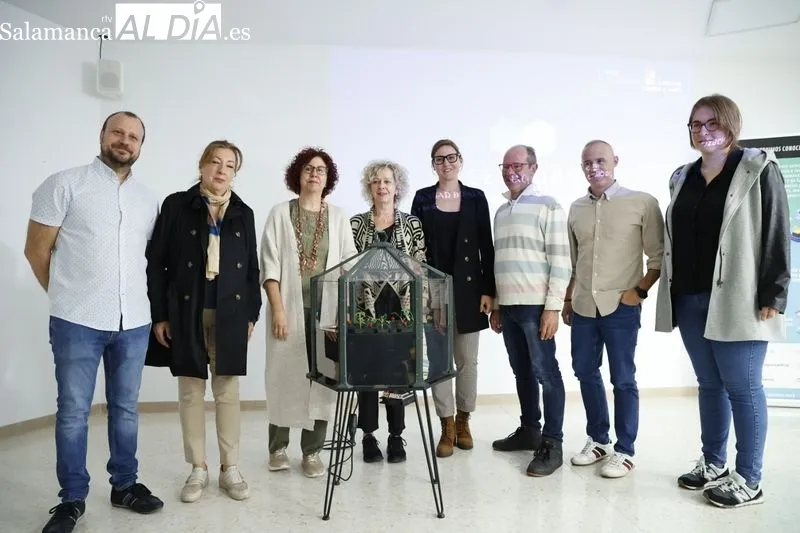 Presentación de “SeedHouse”, un semillero inteligente diseñado para su uso en actividades educativas y de investigación relacionadas con la agricultura, la botánica y la conservación ambiental. Foto de David Sañudo