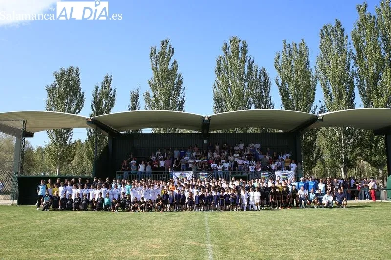 Foto 3 - El Alba de Tormes CF saca m&uacute;sculo con su cantera