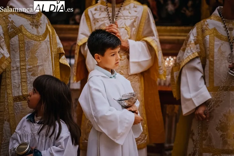 Foto 18 - Y Santa Teresa se puso el chubasquero
