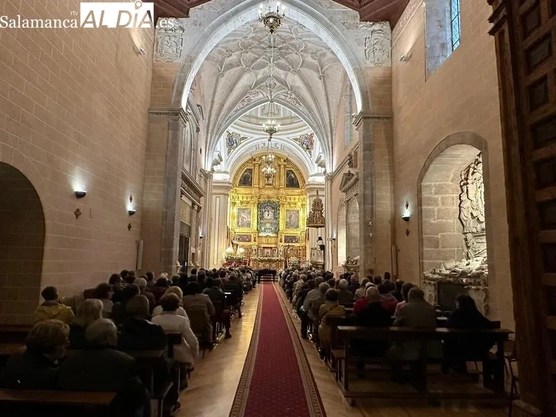 Foto 5 - Las voces de Montserrat Mart&iacute; Caball&eacute; y Luis Santana emocionan en el recital l&iacute;rico teresiano
