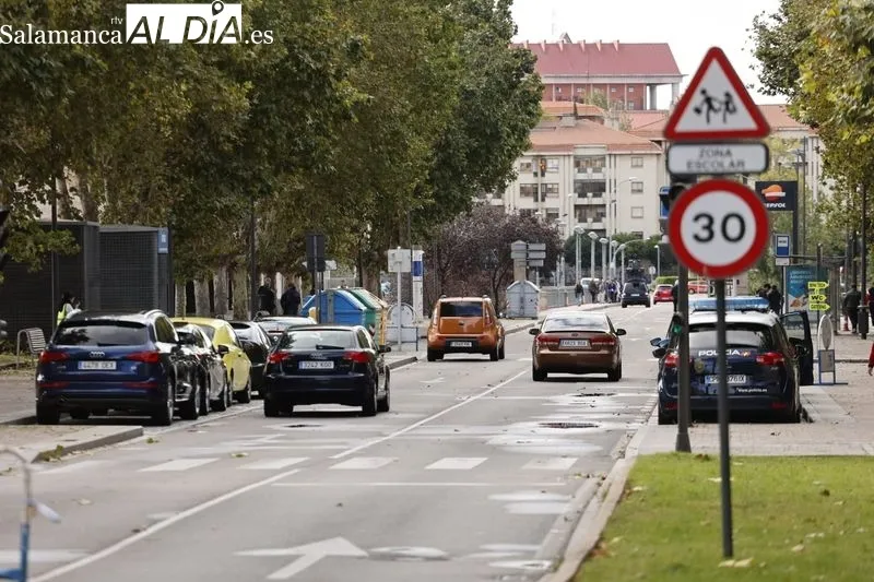 Rodaje de un largometraje de Bollywood en la avenida Reyes de España y el puente Enrique Estevan. Foto de David Sañudo