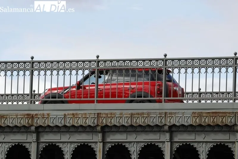 Rodaje de un largometraje de Bollywood en la avenida Reyes de España y el puente Enrique Estevan. Foto de David Sañudo