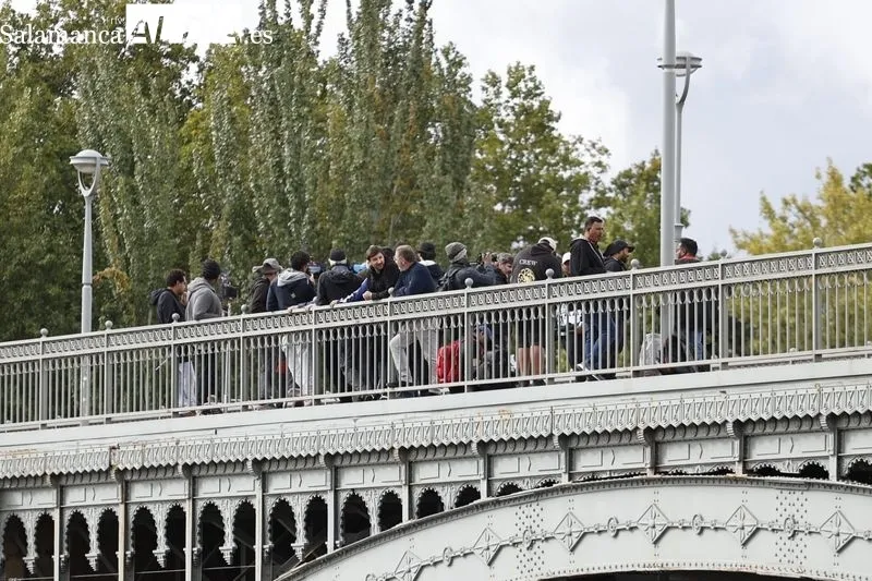 Rodaje de un largometraje de Bollywood en la avenida Reyes de España y el puente Enrique Estevan. Foto de David Sañudo