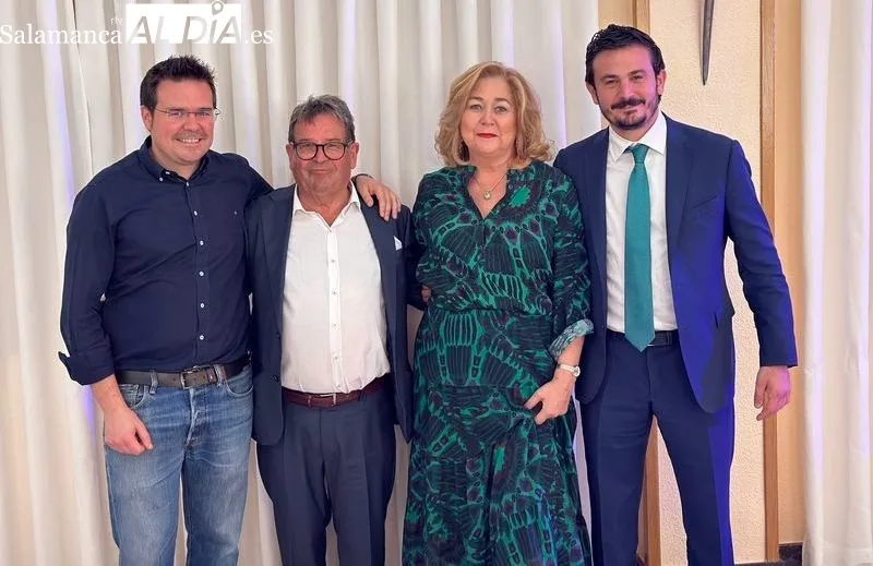 Celebración de la fiesta del Pilar con profesionales y amigos de las autoescuelas del mismo nombre