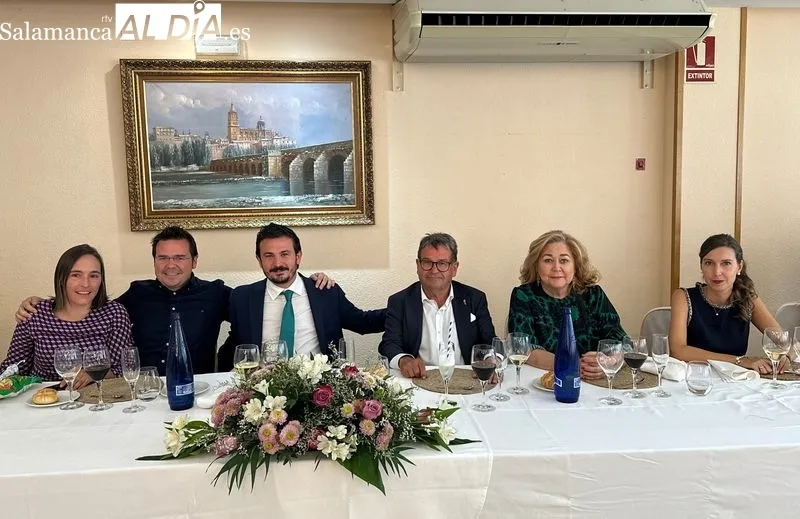 Celebración de la fiesta del Pilar con profesionales y amigos de las autoescuelas del mismo nombre