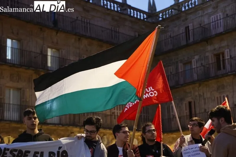 Concentración en la Plaza Mayor de Salamanca para apoyar a Palestina | FOTOS: David Sañudo 