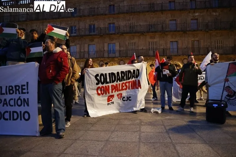 Concentración en la Plaza Mayor de Salamanca para apoyar a Palestina | FOTOS: David Sañudo 